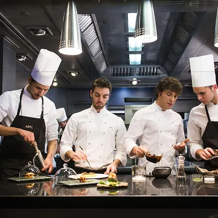 Abac H&r Monument برشلونة