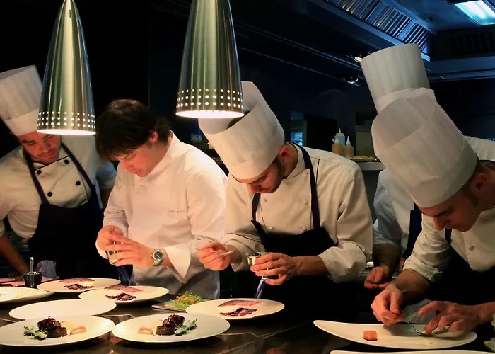 Abac H&r Monument Hotel 5*