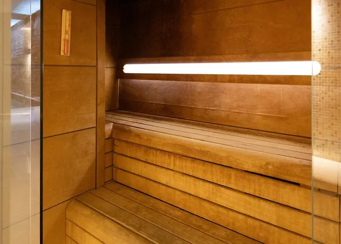 Abac H&r Monument Hotel