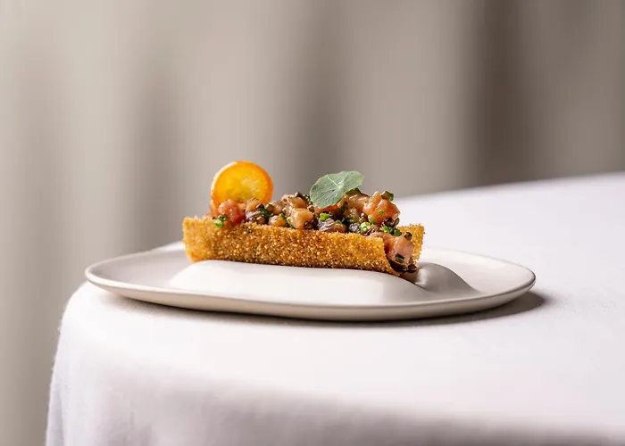 Abac H&r Monument Hotel